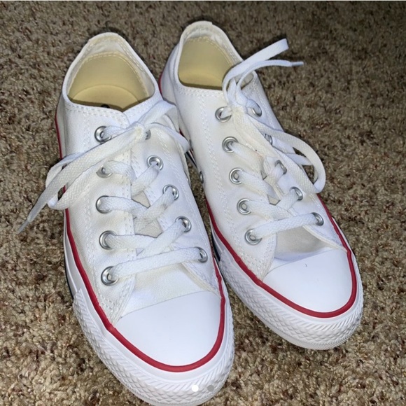 Converses - Picture 2 of 2